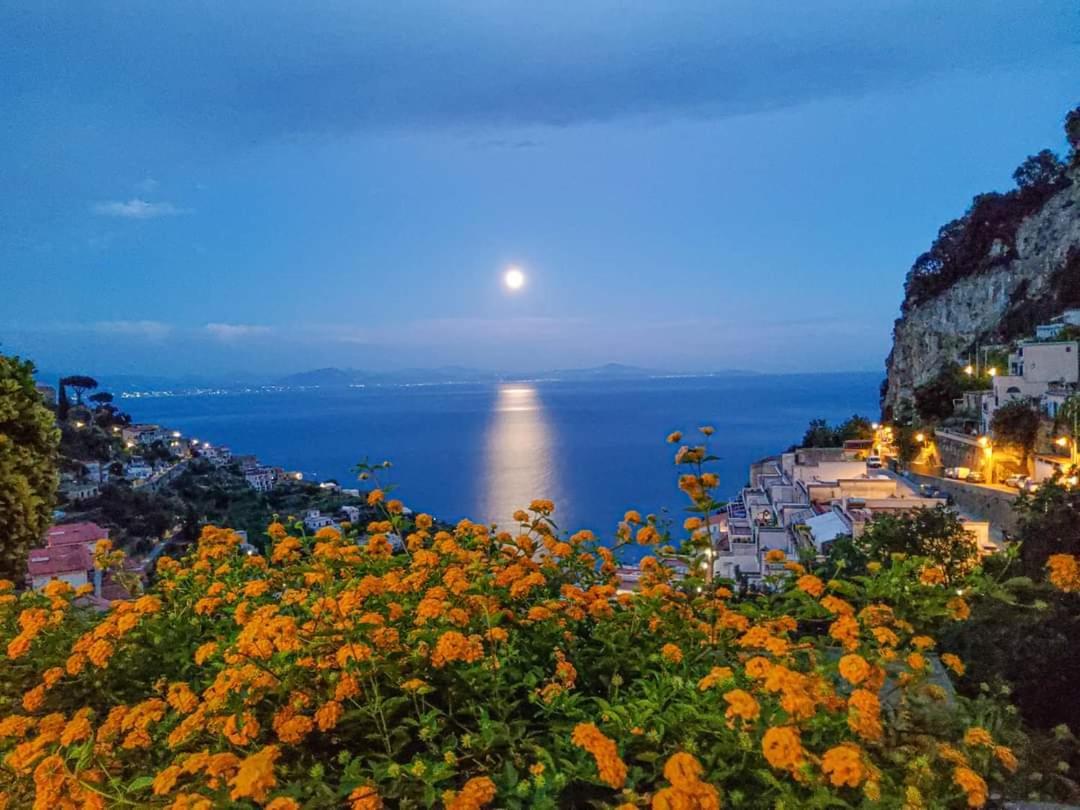 Casa Enzo Con Vista Mare Leilighet Amalfi Eksteriør bilde